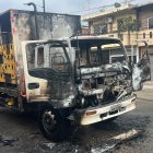 En Pascuales, un camión de cerveza fue incendiado.