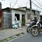 El sitio del crimen de una mujer en Las Malvinas.