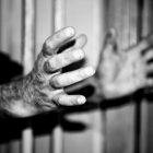 El religioso fue condenado a 30 años por violar a una joven por años.