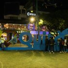 La plaza Foch luce oscura y la mayoría de locales que funcionaban allí ya están cerrados.