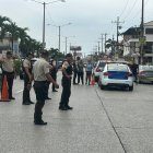 La zona fue cercada por agentes policiales.