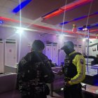 El adolescente estaba con un grupo de otras personas que también fueron retiradas del sitio.