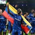 Moisés Caicedo lleva la bandera de Ecuador en cada festejo de Chelsea