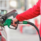 Revisa los nuevos precios de la gasolina en Ecuador y cómo se calculan según el sistema de bandas.