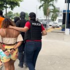 34 años de prisión para mujer que asesinó a un policía en Esmeraldas.