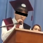 El estudiante denunció varias irregularidades durante su discurso.