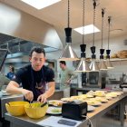 El chef ecuatoriano tiene 30 años, 8 de los cuales los ha pasado en España, donde fue a estudiar gastronomía.