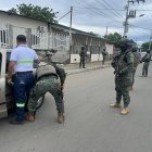 Militares se desplegaron en Manta y Portoviejo.