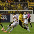Ismael Rescalvo respira aliviado tras su primer triunfo con Barcelona SC.