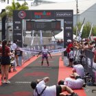 Bravo celebró tras llegar primera en la categoría élite profesional.
