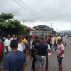 El camión involucrado en el accidente fue abandonado por su conductor, quien huyó del lugar; la Policía ya inició su búsqueda.