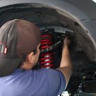 Las desviación de cámber y cáster se arregla un porto conectado a la dirección.