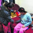 La menor de sus hijos, de 13 años de edad, tiene discapacidad intelectual severa. Depende totalmente de su madre.