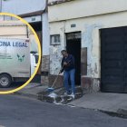 Un vecino limpió el sitio donde fue hallada la víctima.
