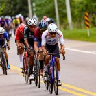 Pablo Caicedo durante uno de los remates en la etapa 2 de la Vuelta a Colombia.