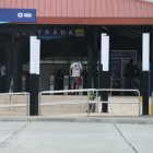 Las estaciones intermedias de la troncal 4 lucen casi siempre vacías.