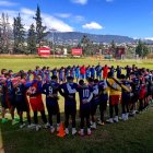 Los jugadores de El Nacional se preparan para enfrentar el domingo a Barcelona, en el estadio Atahualpa.