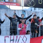 La hinchada del Deportivo Cuenca se hizo presente en el estadio  estadio José Silva Romo.