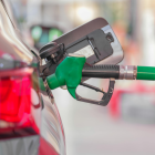 Revisa los nuevos precios de la gasolina en Ecuador y cómo se calculan según el sistema de bandas.