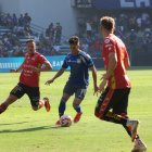 Emelec y Deportivo Cuenca protagonizaron un duelo intenso.
