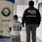 El sujeto fue aprehendido en el interior de un bus.