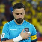 El portero ecuatoriano reafirma su orgullo por representar a Ecuador en el fútbol.