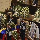 El cuerpo de Miguel Uribe permaneció en cámara ardiente en el Congreso de la República de Colombia.