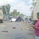 Así quedaron los carros tras el percance.