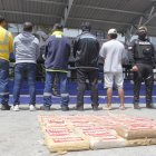 La Policía detuvo a cinco sujetos tras la incautación.