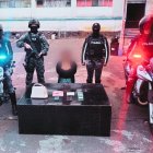 La sospechosa, al parecer, vive en una localidad al norte de la capital y, según las indagaciones, viaja a Quito para cometer sus fechorías.