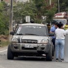 Cinco personas fueron asesinada a tiros. Los criminales abandonaron un vehículo.