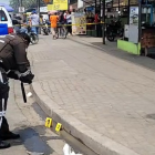 Los peritos fijaron varios indicios balísticos en la escena.