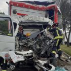 El choque de dos vehículos grandes dejó una persona fallecida.