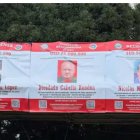 Cartel con el rostro de Nicolás Maduro apareció en Quito.