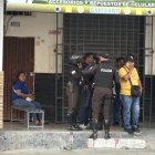 La víctima era trabajador del local y allí lo asesinaron.