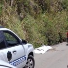 LA PERSONA QUE MURIÓ TRAS RECIBIR VARIOS DISPAROS, FUE ABANDONADA  A UN COSTADO DE LA VIA EN EL SECTOR DE LA PARADERA EN PATATE.
AG-EXTERNO