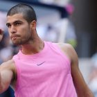 Carlos Alcaraz celebra su pase a semifinales del US Open 2025 tras vencer a Jiri Lehecka.