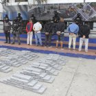 Los detenidos durante operativo en Los Ceibos, norte de Guayaquil.