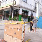 El crimen ocurrió al pie de una escuela en plena hora de salida de clases, en la Floresta 3.