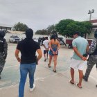 Una venezolana y dos ecuatorianos están detenidos por el asesinato de dos hermanos en Santa Elena.