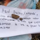 El hecho se registró el 5 de septiembre de 2025. Los panfletos son analizados por investigadores.