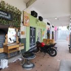 En esta peluquería del centro de Guayaquil ocurrió el ataque armado.