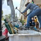 El altar de la Santa Muerte estaba ubicado en el exterior de una barbería en Guayaquil.