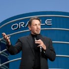 Larry Ellison, cofundador y presidente de Oracle, lidera la compañía hacia récords históricos.