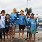 El ecuatoriano (tercero desde la izquierda) junto a otros integrantes del equipo en el regional en Salinas.