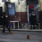 Personal de Criminalística llegó a levantar los indicios del crimen.