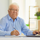 Devolución del IVA a adultos mayores no debe confundirse con pensión, es un alivio a corto plazo.