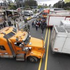 Camiones fueron atravesados en la Panamericana Sur. Protestan por la inseguridad y por el retiro del subsidio del diésel.
