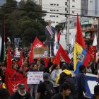 Estudiantes marchan en contra del gobierno de Daniel Noboa.