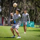 Los jugadores albos en uno de sus últimos entrenamientos en la capital.